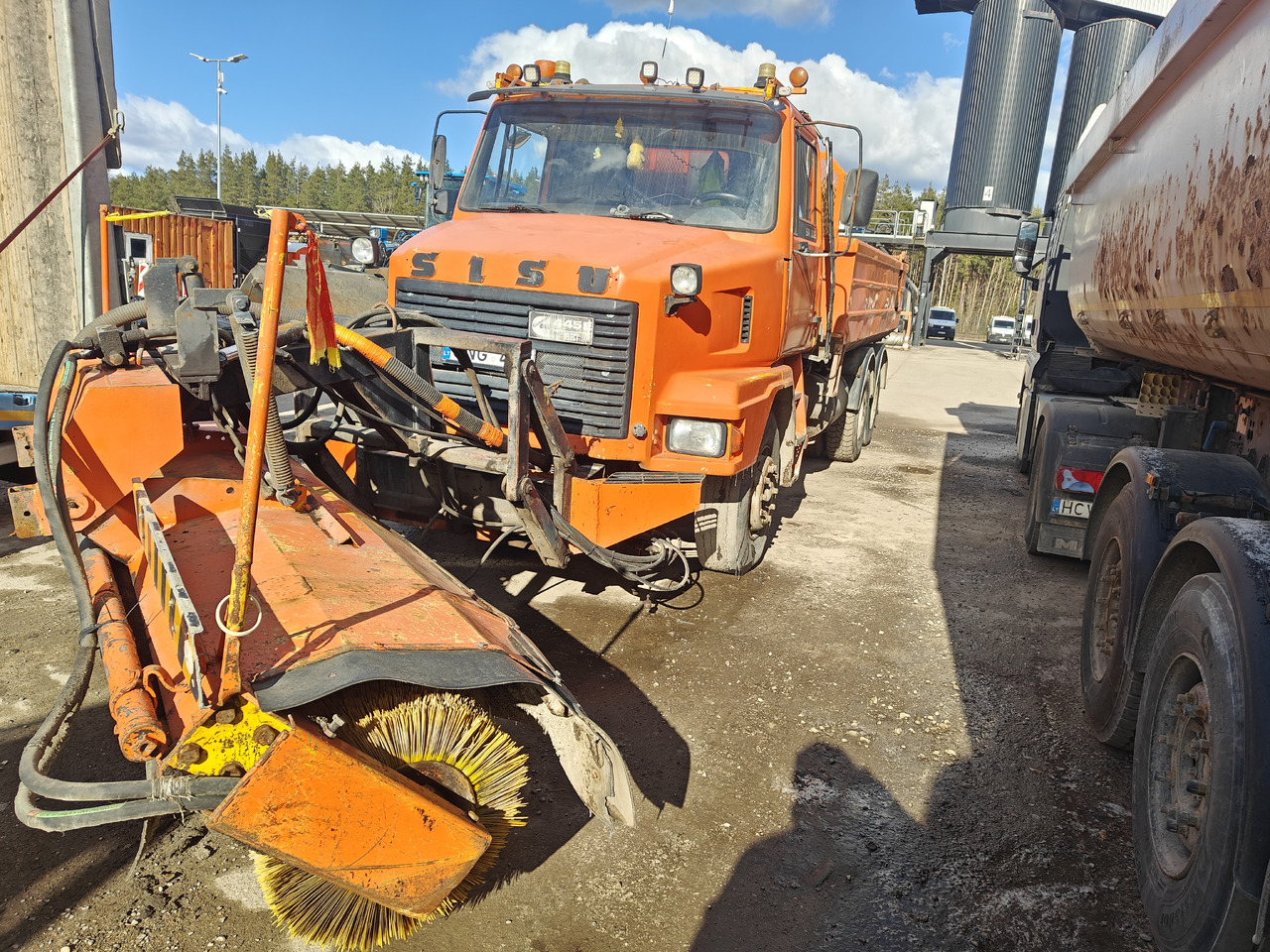 SISU SR 332 - Xe ben: hình 3 SISU SR 332 - Xe ben: hình 3