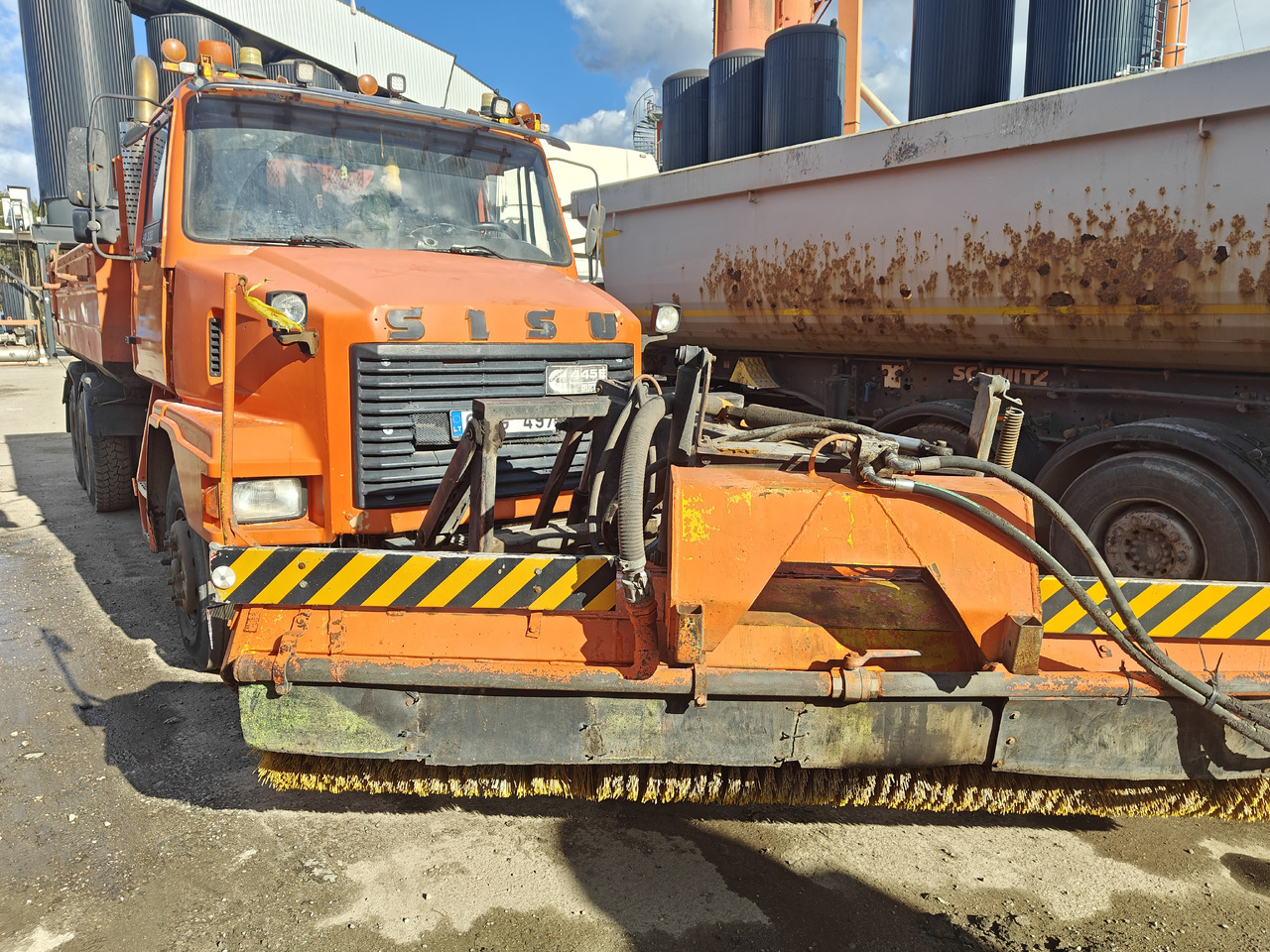 SISU SR 332 - Xe ben: hình 2 SISU SR 332 - Xe ben: hình 2