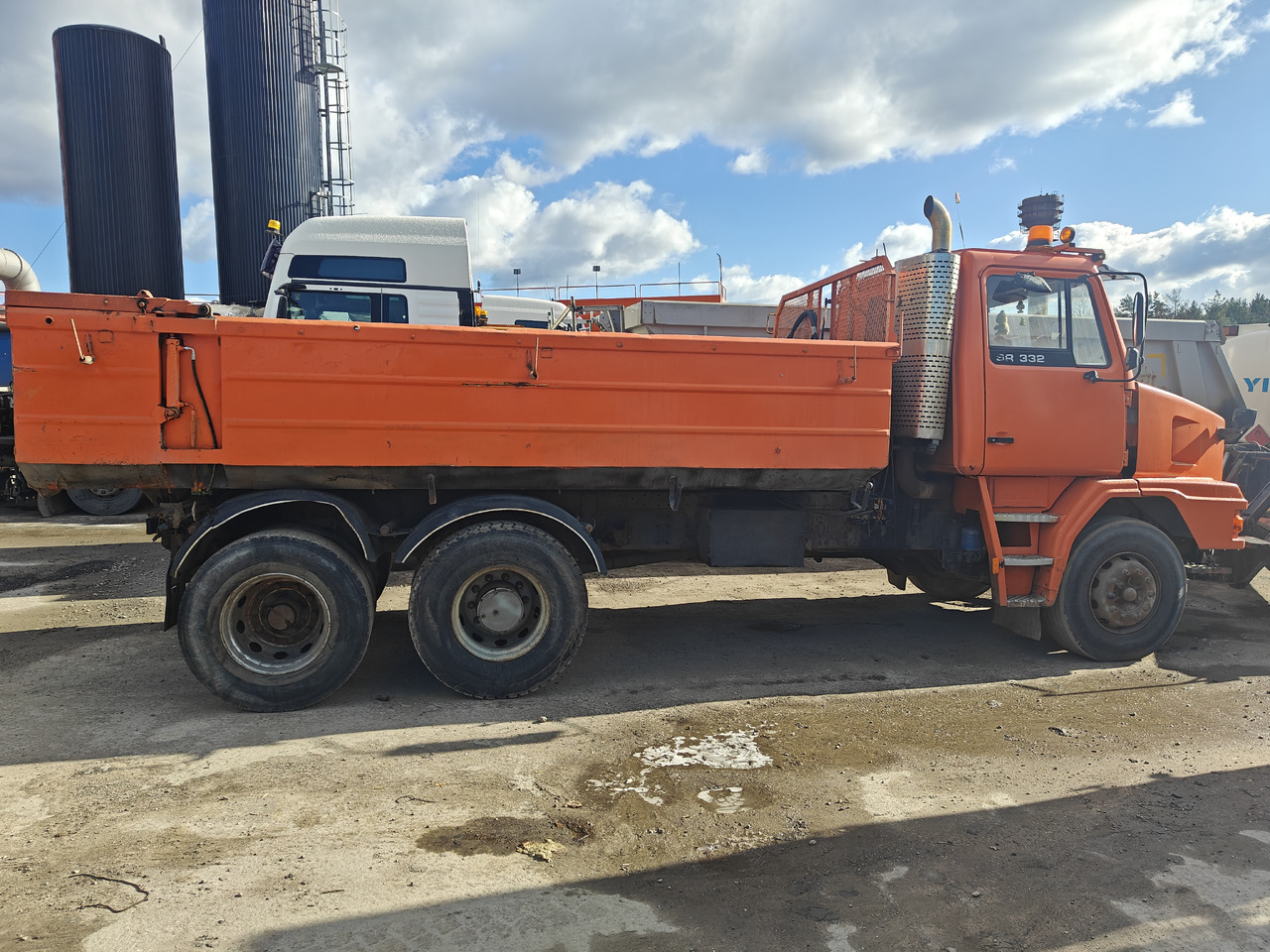 SISU SR 332 - Xe ben: hình 1 SISU SR 332 - Xe ben: hình 1