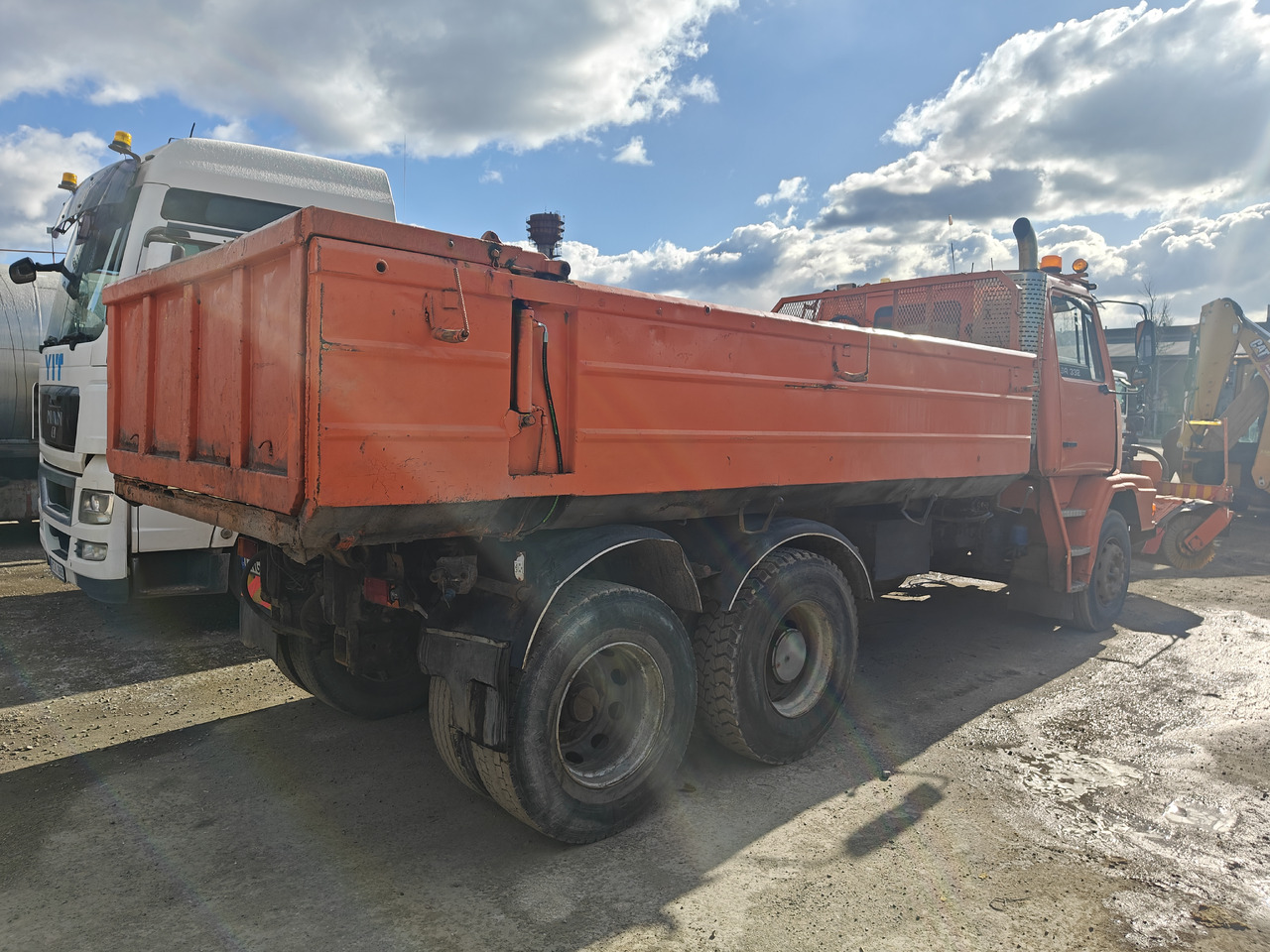 SISU SR 332 - Xe ben: hình 4 SISU SR 332 - Xe ben: hình 4