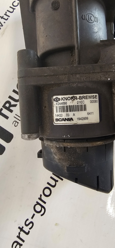 SCANIA SCANIA T, P, G, R, L, S series EURO6 emission foot brake valve modul modulator 1942899, Ko44696, 1442938, 1793024, 1867518, 1942899, 1793034, 1793024 - Phụ tùng: hình 2 SCANIA SCANIA T, P, G, R, L, S series EURO6 emission foot brake valve modul modulator 1942899, Ko44696, 1442938, 1793024, 1867518, 1942899, 1793034, 1793024 - Phụ tùng: hình 2