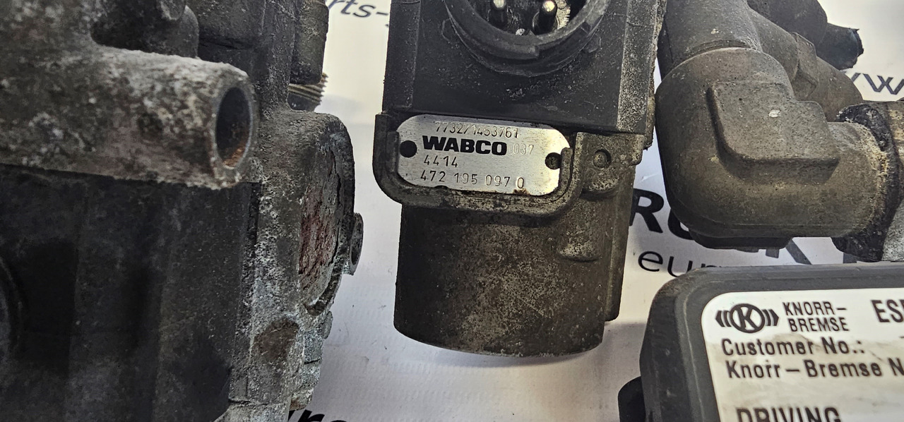 Scania SCANIA R, T, P, G, L, S series EURO6 emission valves units, modulator pressure, air system 2158373, 2247022, 4750150820, 1981377, K020568N05, 0273014008, 7062853, 4721950970, 1453761, 1891377, 3010749 - Phụ tùng: hình 3 Scania SCANIA R, T, P, G, L, S series EURO6 emission valves units, modulator pressure, air system 2158373, 2247022, 4750150820, 1981377, K020568N05, 0273014008, 7062853, 4721950970, 1453761, 1891377, 3010749 - Phụ tùng: hình 3