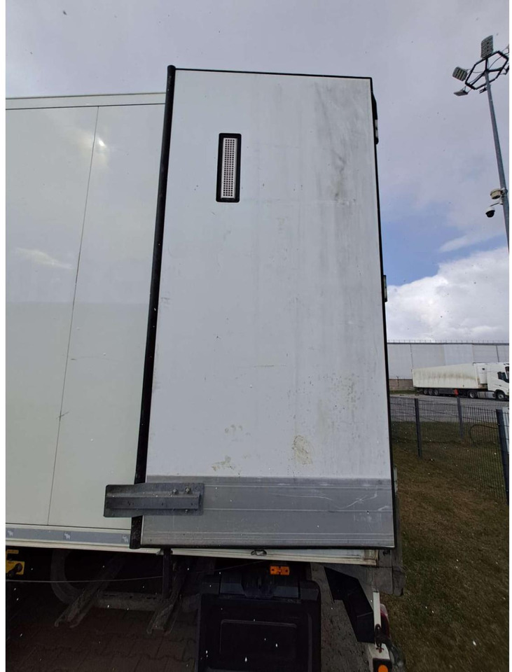 2019/2020 Schmitz Cargobull SKO FP 60 ThermoKing SLXi 300 - Sơ mi rơ moóc đông lạnh: hình 3 2019/2020 Schmitz Cargobull SKO FP 60 ThermoKing SLXi 300 - Sơ mi rơ moóc đông lạnh: hình 3