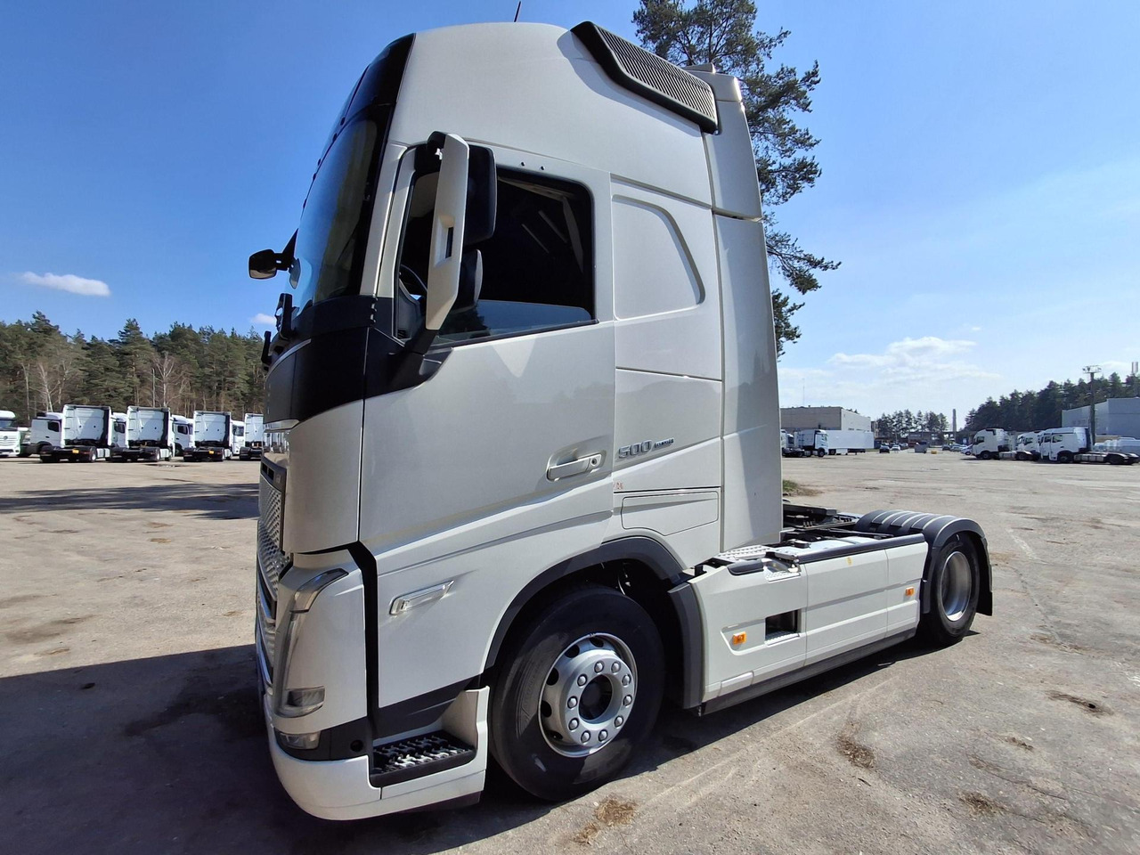 2022/2023 Volvo FH 500 Globetrotter XL - Xe đầu kéo: hình 1 2022/2023 Volvo FH 500 Globetrotter XL - Xe đầu kéo: hình 1