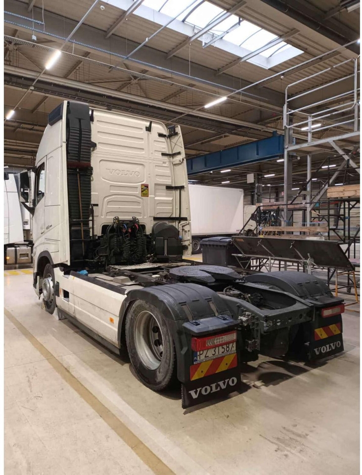 2023 Volvo FH 460 Globetrotter XL i-Save - Xe đầu kéo: hình 2 2023 Volvo FH 460 Globetrotter XL i-Save - Xe đầu kéo: hình 2