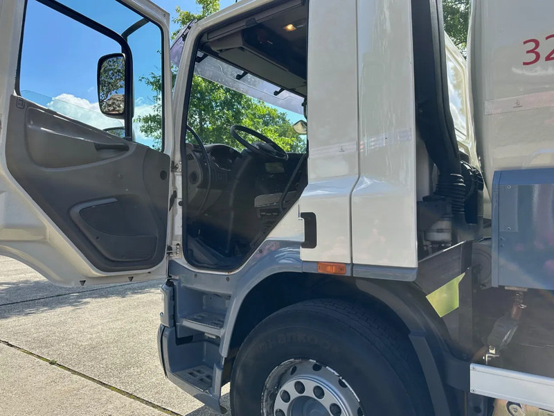 DAF CF 75.310 FAN / NL TRUCK / 6x2 / FUEL TANK 4 COMP. / 22 m3 / EURO5 / TOP CONDITION!! - Xe bồn: hình 5 DAF CF 75.310 FAN / NL TRUCK / 6x2 / FUEL TANK 4 COMP. / 22 m3 / EURO5 / TOP CONDITION!! - Xe bồn: hình 5