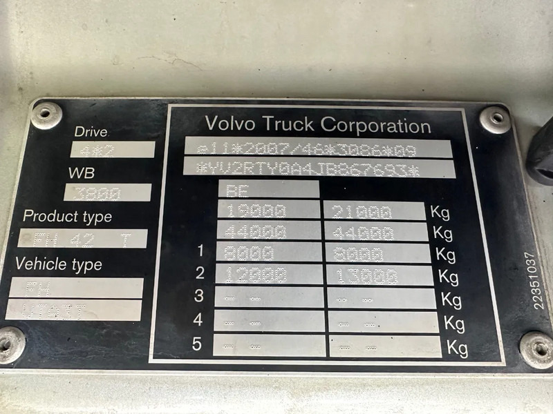 Volvo FH 460 / GLOBETROTTER / EURO 6 / I-Shift / HYDRAULIC / FULL AIR / NEW TACHO - Xe đầu kéo: hình 4 Volvo FH 460 / GLOBETROTTER / EURO 6 / I-Shift / HYDRAULIC / FULL AIR / NEW TACHO - Xe đầu kéo: hình 4