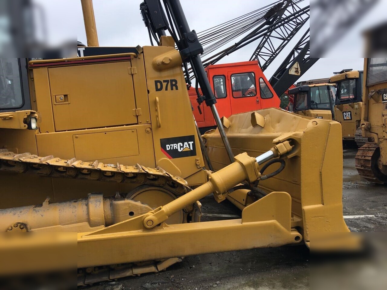 CATERPILLAR D7R - Máy ủi: hình 5 CATERPILLAR D7R - Máy ủi: hình 5
