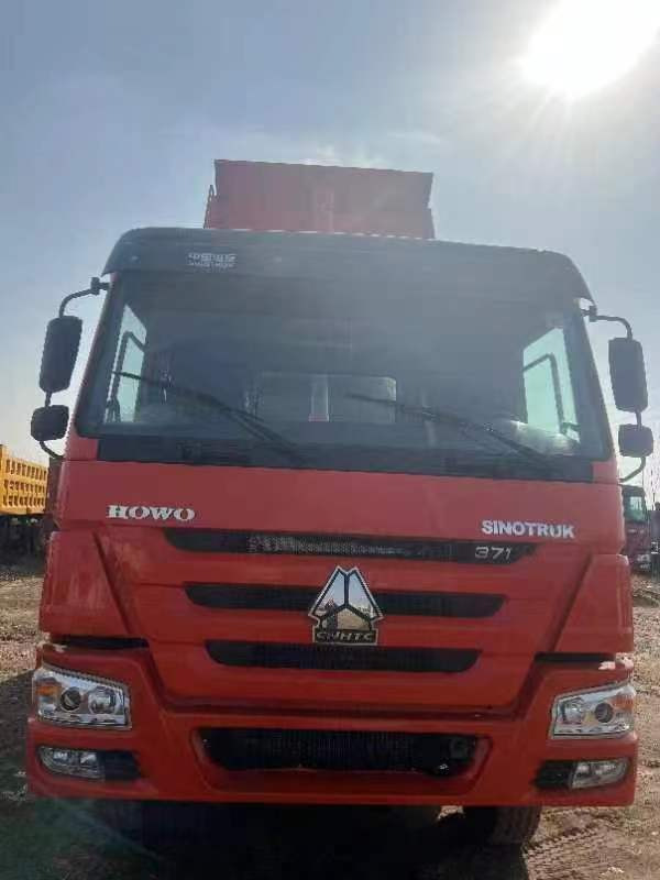 HOWO 371 - Xe ben: hình 2 HOWO 371 - Xe ben: hình 2