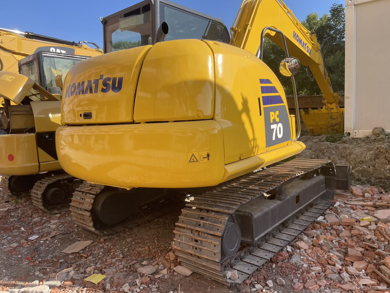 KOMATSU PC70-8 - Máy xúc mini: hình 1 KOMATSU PC70-8 - Máy xúc mini: hình 1