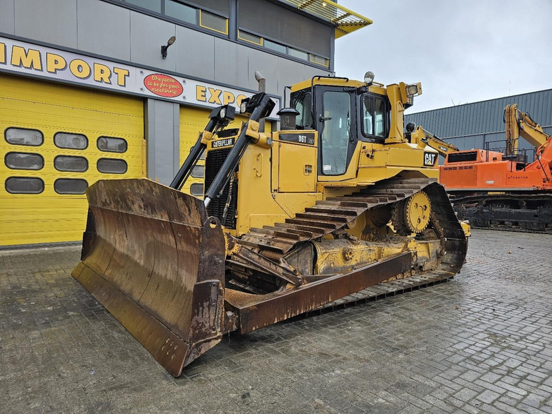 Caterpillar D6T - Máy ủi: hình 2 Caterpillar D6T - Máy ủi: hình 2
