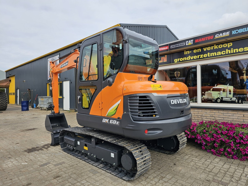 Develon DX60E-10N - Máy xúc mini: hình 3 Develon DX60E-10N - Máy xúc mini: hình 3