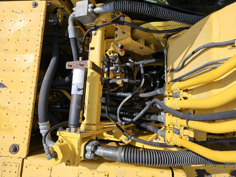 Máy xúc bánh xích Komatsu PC210LC-8: hình 9