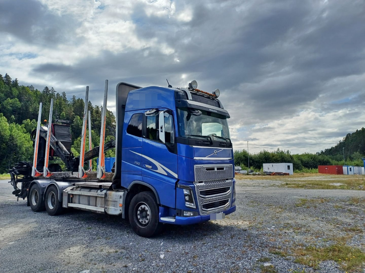 Volvo FH16 750 - Xe chở gỗ, Xe cẩu tự hành: hình 2 Volvo FH16 750 - Xe chở gỗ, Xe cẩu tự hành: hình 2