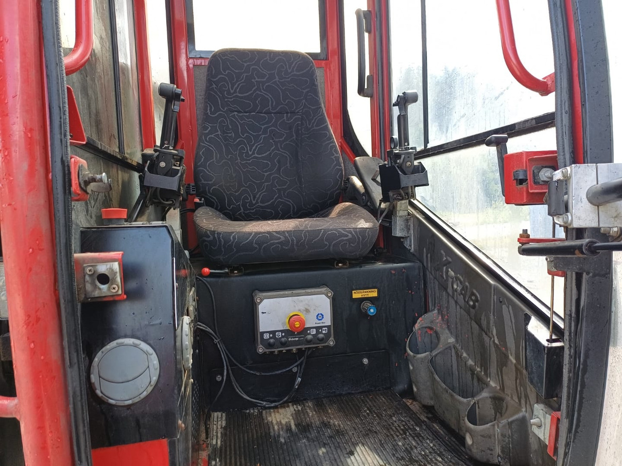 Volvo FH16 750 - Xe chở gỗ, Xe cẩu tự hành: hình 5 Volvo FH16 750 - Xe chở gỗ, Xe cẩu tự hành: hình 5
