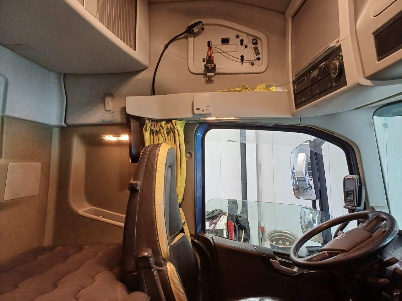 Volvo FH16 750 - Xe chở gỗ, Xe cẩu tự hành: hình 4 Volvo FH16 750 - Xe chở gỗ, Xe cẩu tự hành: hình 4