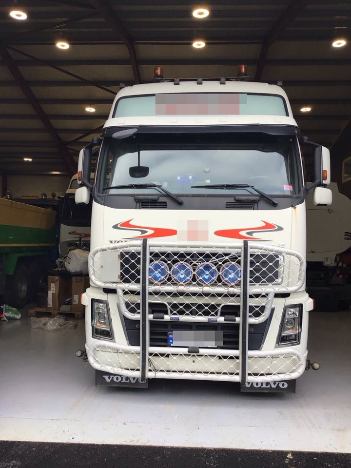 Volvo FH16 610 - Xe đầu kéo: hình 3 Volvo FH16 610 - Xe đầu kéo: hình 3