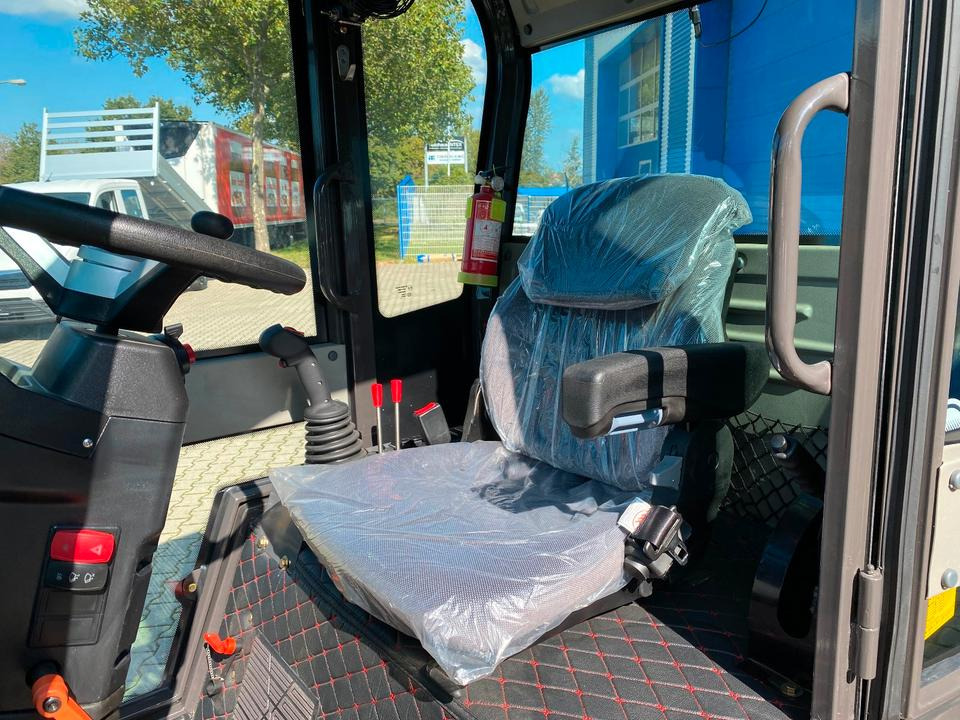 Hoflader/Radlader BK810 *BERGER KRAUS*Kubota *EURO-AUFNAHME*SCHNELLWECHSLER*SOFORT!* - Máy xúc lật mini gấp khúc: hình 5 Hoflader/Radlader BK810 *BERGER KRAUS*Kubota *EURO-AUFNAHME*SCHNELLWECHSLER*SOFORT!* - Máy xúc lật mini gấp khúc: hình 5