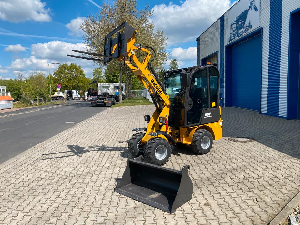 Máy xúc lật mini gấp khúc Radlader / Hoflader BK906 mit Kabine *INKL.19% MWST*PERKINS*BERGER KRAUS*GABELPAKET*CE*EURO*: hình 6 Máy xúc lật mini gấp khúc Radlader / Hoflader BK906 mit Kabine *INKL.19% MWST*PERKINS*BERGER KRAUS*GABELPAKET*CE*EURO*: hình 6