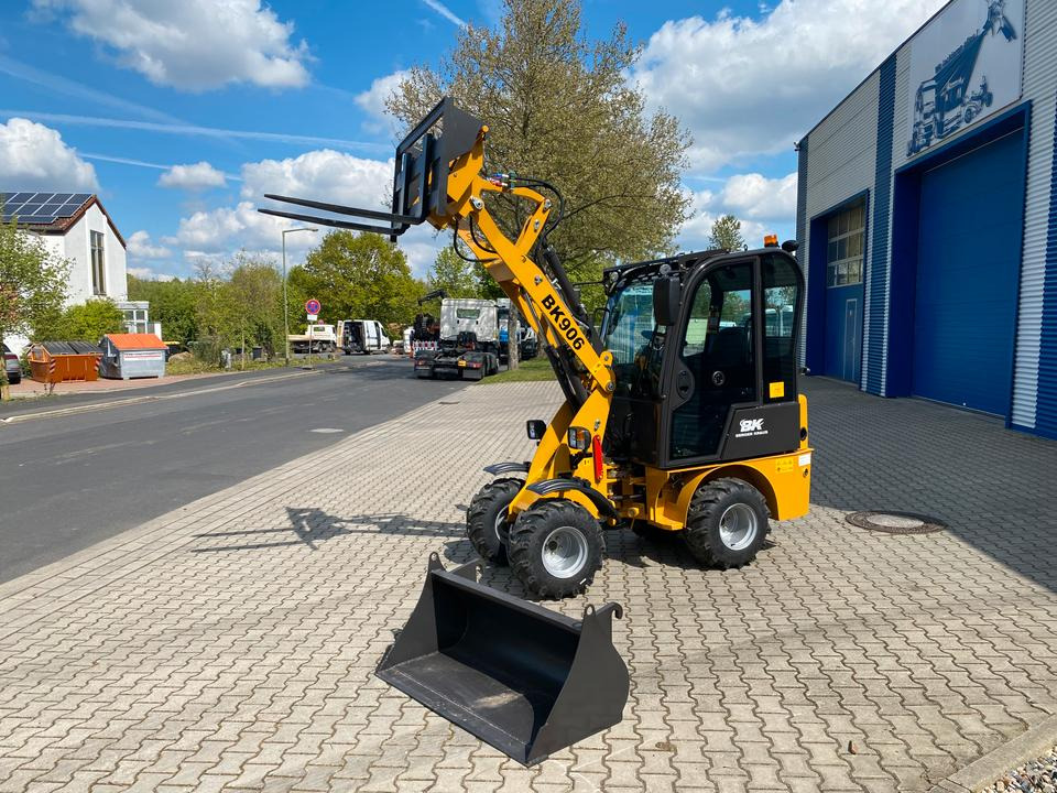 Máy xúc lật mini gấp khúc Radlader / Hoflader BK906 mit Kabine *INKL.19% MWST*PERKINS*BERGER KRAUS*GABELPAKET*CE*EURO*: hình 7 Máy xúc lật mini gấp khúc Radlader / Hoflader BK906 mit Kabine *INKL.19% MWST*PERKINS*BERGER KRAUS*GABELPAKET*CE*EURO*: hình 7