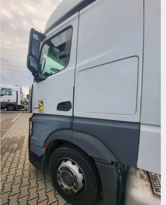 Mercedes-Benz ACTROS 1845 mega WDF - Xe đầu kéo: hình 3 Mercedes-Benz ACTROS 1845 mega WDF - Xe đầu kéo: hình 3