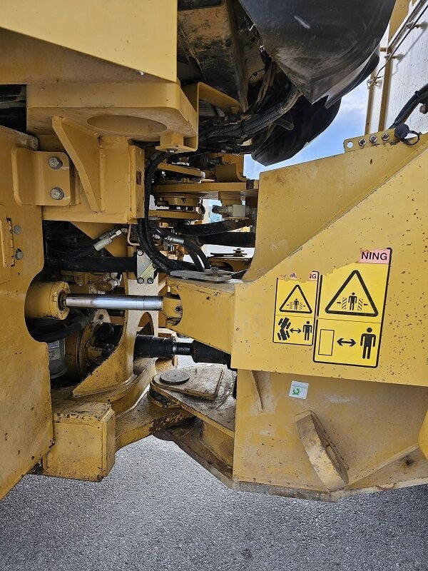 Cho thuê Caterpillar 962H Caterpillar 962H: hình 13