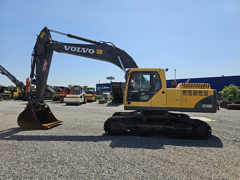 VOLVO EC240BNLC - Máy xúc bánh xích: hình 2 VOLVO EC240BNLC - Máy xúc bánh xích: hình 2