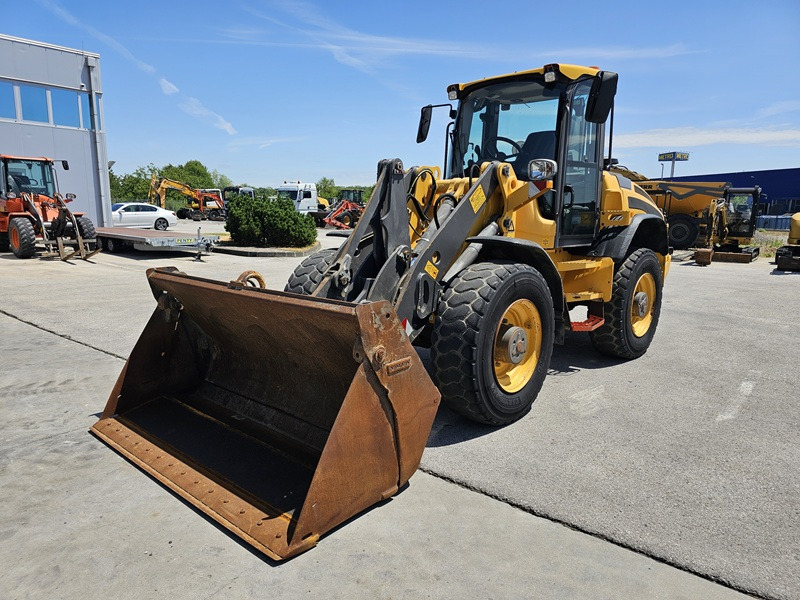 VOLVO L45H - Máy xúc lật bánh lốp: hình 1 VOLVO L45H - Máy xúc lật bánh lốp: hình 1
