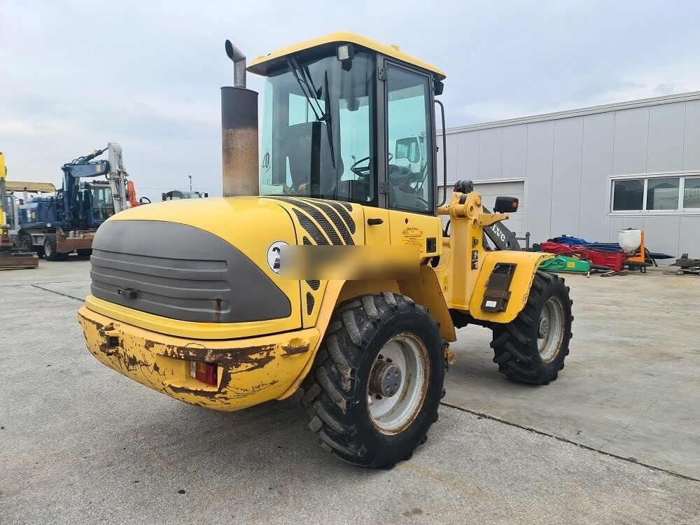 Volvo L40B - Máy xúc lật bánh lốp: hình 3 Volvo L40B - Máy xúc lật bánh lốp: hình 3