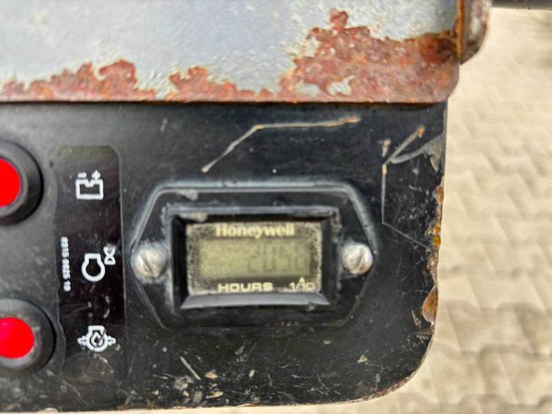 Atlas-Copco LG 504 - Máy lăn: hình 5 Atlas-Copco LG 504 - Máy lăn: hình 5