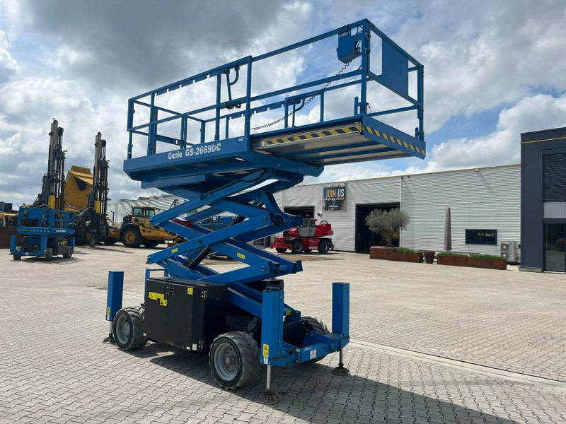 Genie GS 2669 DC - Máy nâng người hình kéo: hình 4 Genie GS 2669 DC - Máy nâng người hình kéo: hình 4