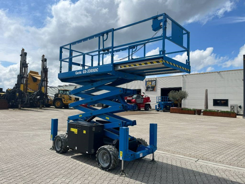 Genie GS 3369 DC - Máy nâng người hình kéo: hình 4 Genie GS 3369 DC - Máy nâng người hình kéo: hình 4