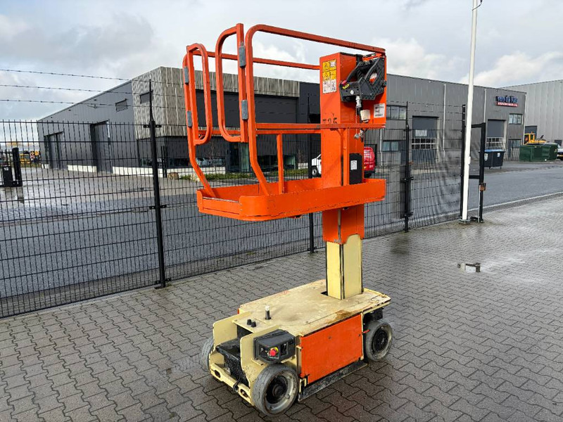 JLG 1230ES - Xe nâng người hình viễn vọng kính: hình 1 JLG 1230ES - Xe nâng người hình viễn vọng kính: hình 1