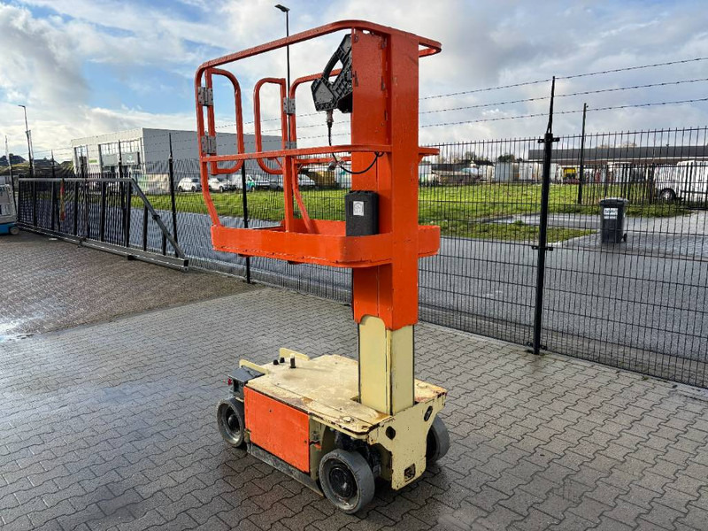 JLG 1230ES - Xe nâng người hình viễn vọng kính: hình 2 JLG 1230ES - Xe nâng người hình viễn vọng kính: hình 2