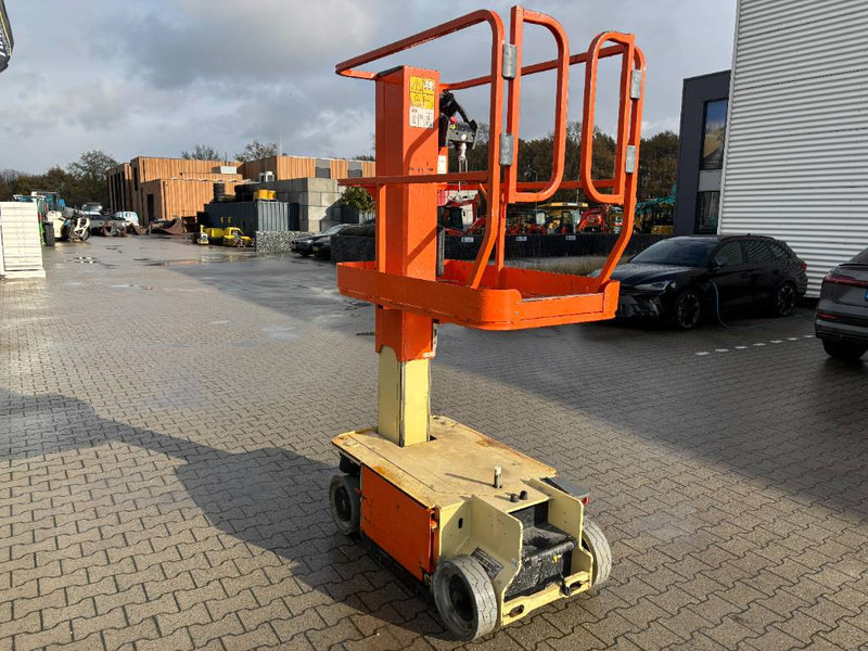 JLG 1230ES - Xe nâng người hình viễn vọng kính: hình 4 JLG 1230ES - Xe nâng người hình viễn vọng kính: hình 4