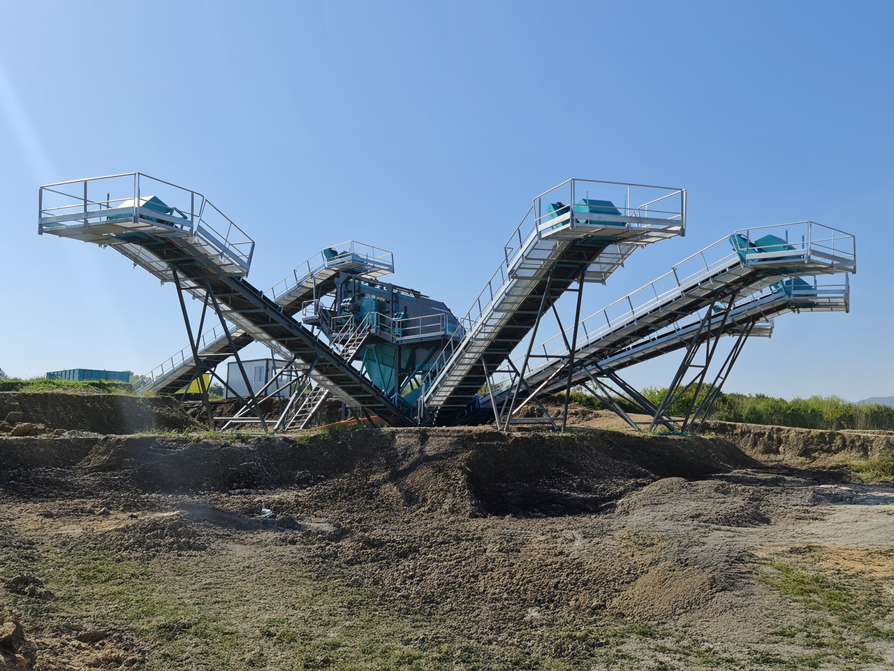 Constmach Installation Stationnaire De Lavage Et De Criblage De Sable Et De Gravier - Máy sàng: hình 5 Constmach Installation Stationnaire De Lavage Et De Criblage De Sable Et De Gravier - Máy sàng: hình 5
