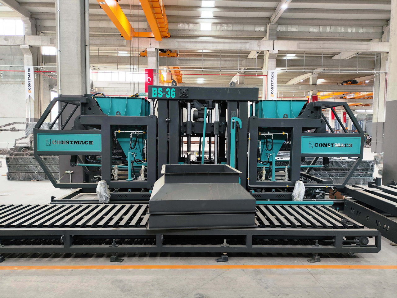 Constmach Machine de Fabrication de Blocs de Béton BS-25 (Machine de Pavage en Béton) - Máy ép gạch: hình 1 Constmach Machine de Fabrication de Blocs de Béton BS-25 (Machine de Pavage en Béton) - Máy ép gạch: hình 1