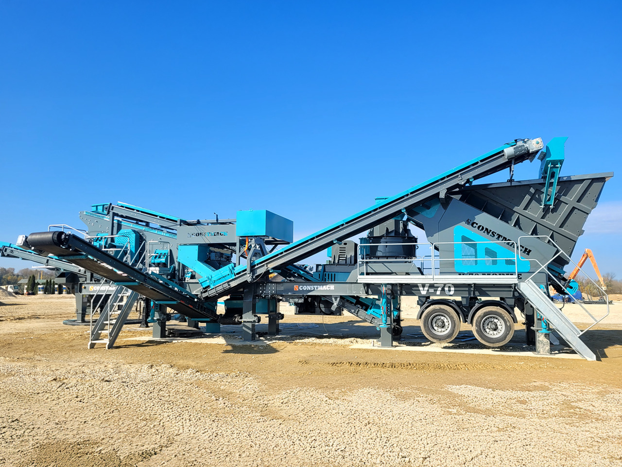 Constmach Mobiler Prallbrecher mit vertikaler Welle und einer Kapazität von 100–150 Tonnen - Máy nghiền di động: hình 3 Constmach Mobiler Prallbrecher mit vertikaler Welle und einer Kapazität von 100–150 Tonnen - Máy nghiền di động: hình 3