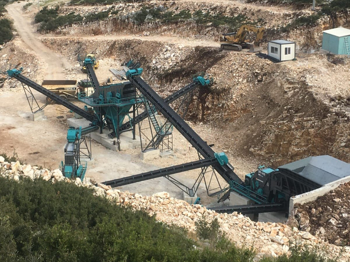 Constmach Stationäre Basalt Steinbrechanlage 250-300 t/h - Máy nghiền đá: hình 1 Constmach Stationäre Basalt Steinbrechanlage 250-300 t/h - Máy nghiền đá: hình 1