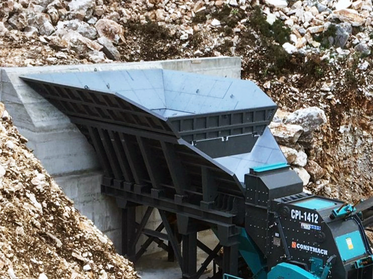 Constmach Vibrationsförderer mit Kapazitäten von 80 bis 500 Tonnen - Máy móc đào mỏ: hình 2 Constmach Vibrationsförderer mit Kapazitäten von 80 bis 500 Tonnen - Máy móc đào mỏ: hình 2