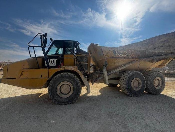 CAT 730C2 - Xe ben đổ có khớp nối: hình 2 CAT 730C2 - Xe ben đổ có khớp nối: hình 2