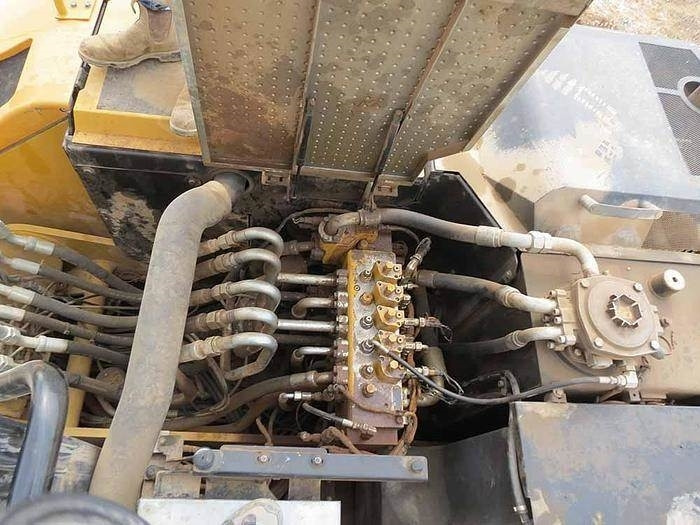 Máy xúc bánh lốp CAT M320F: hình 19