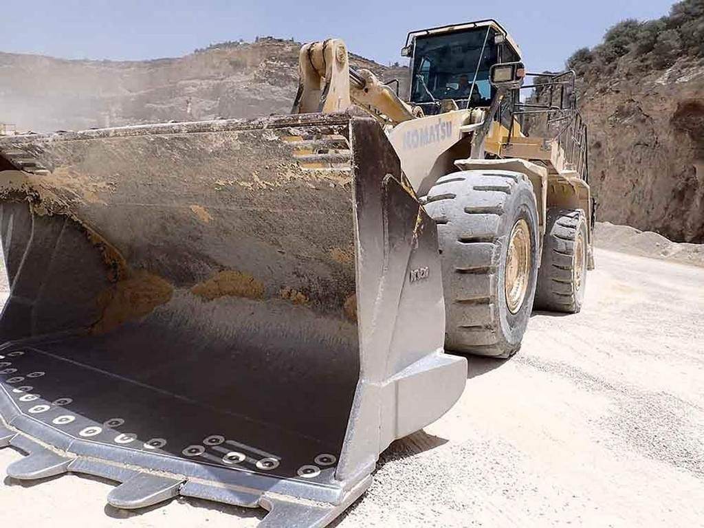 Komatsu WA600-8EO - Máy xúc lật bánh lốp: hình 2 Komatsu WA600-8EO - Máy xúc lật bánh lốp: hình 2