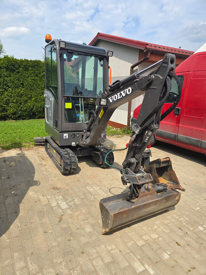VOLVO EC 18 E - Máy xúc mini: hình 2 VOLVO EC 18 E - Máy xúc mini: hình 2