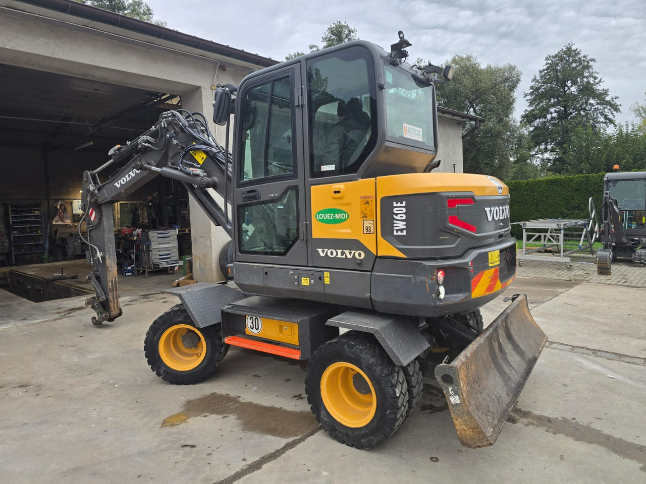 VOLVO EW 60E - Máy xúc bánh lốp: hình 3 VOLVO EW 60E - Máy xúc bánh lốp: hình 3