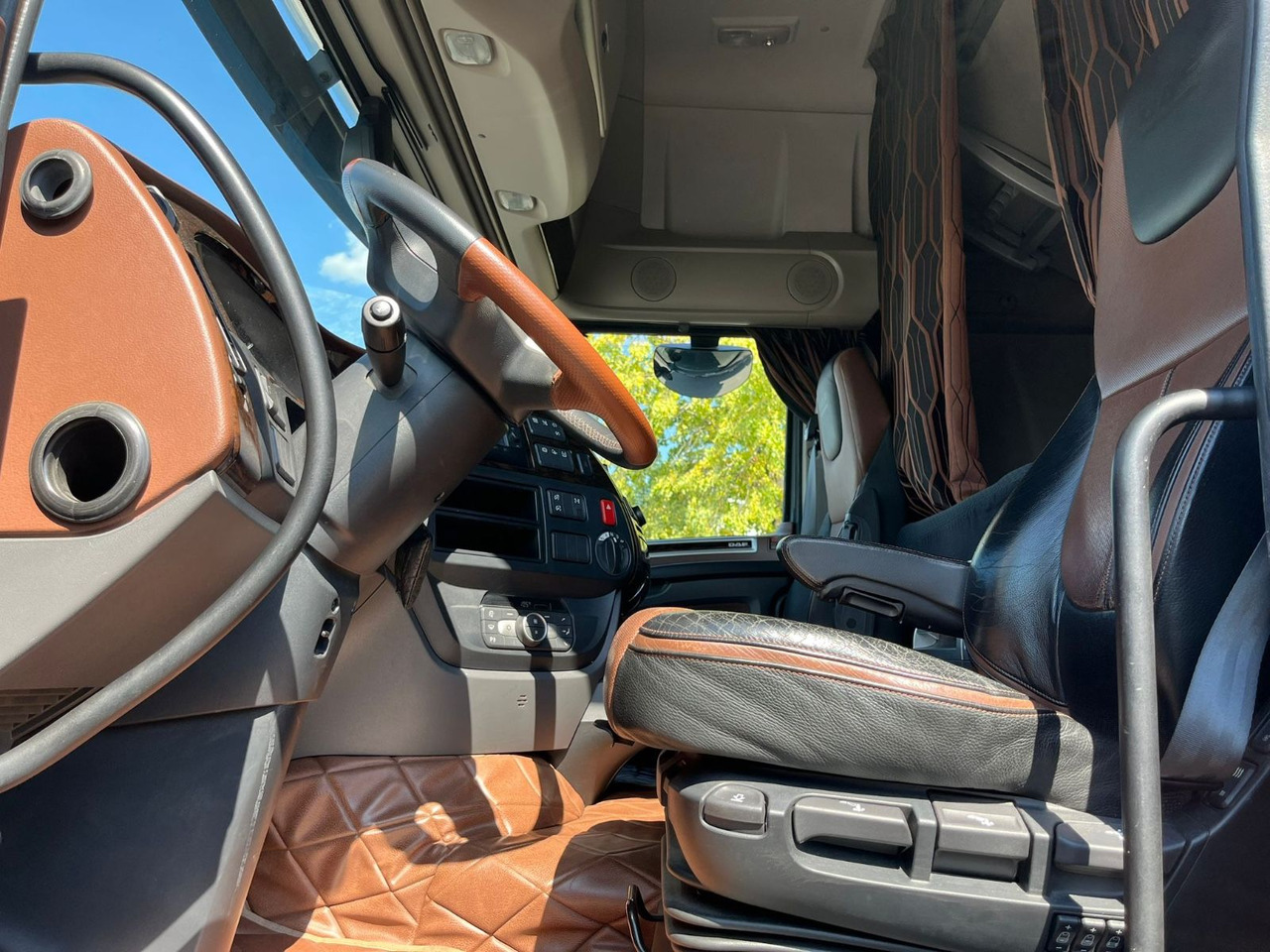 DAF XF 530 SSC - Xe đầu kéo: hình 2 DAF XF 530 SSC - Xe đầu kéo: hình 2