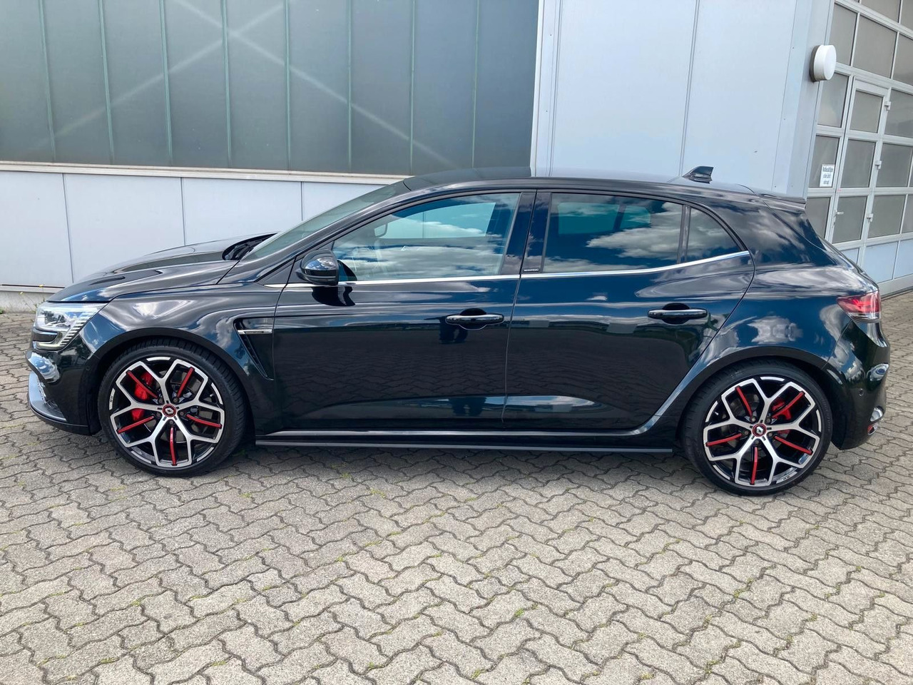Renault Megane IV Lim. 5-trg. R.S. Trophy TCe 300 - Xe hơi: hình 2 Renault Megane IV Lim. 5-trg. R.S. Trophy TCe 300 - Xe hơi: hình 2