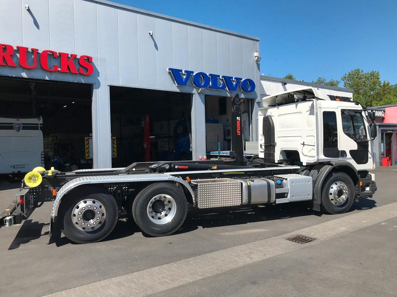 Volvo FE 320 6x2 - Xe tải nâng móc: hình 2 Volvo FE 320 6x2 - Xe tải nâng móc: hình 2