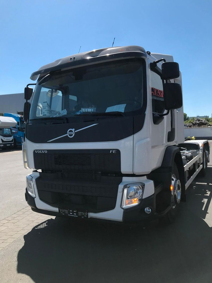 Volvo FE 320 6x2 - Xe tải nâng móc: hình 4 Volvo FE 320 6x2 - Xe tải nâng móc: hình 4