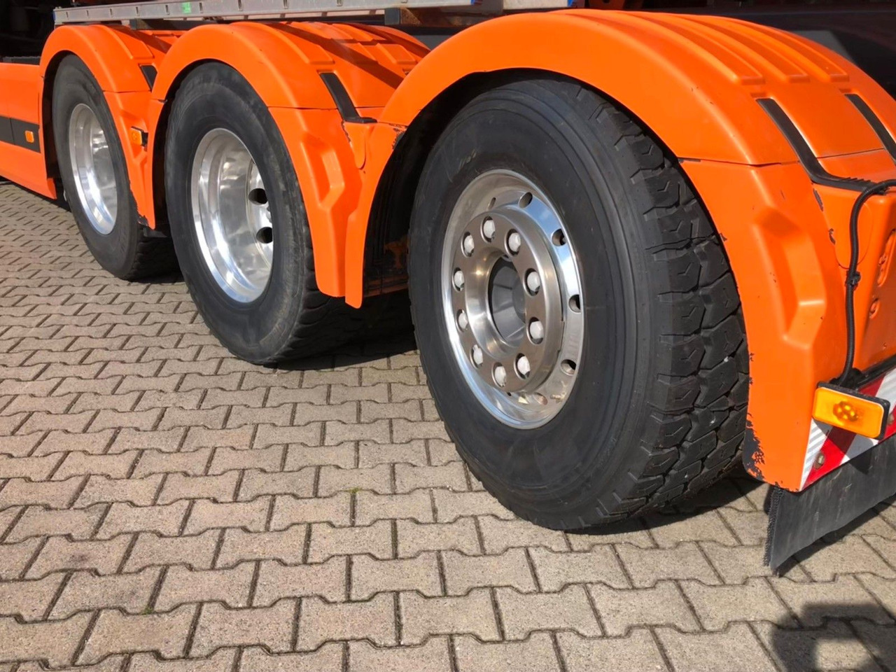 Volvo FH460 8x4 Tridem*TopZustand*excellent condition - Xe ben: hình 2 Volvo FH460 8x4 Tridem*TopZustand*excellent condition - Xe ben: hình 2